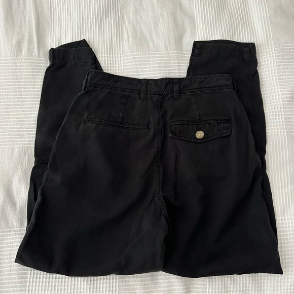 Everlane Tencel Relaxed Chino Pants in Black - Picture 3 of 6
